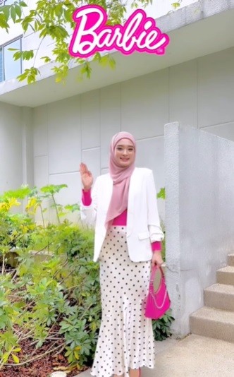 Inara1 Inara Rusli bergaya ala barbie. (foto: instagram)