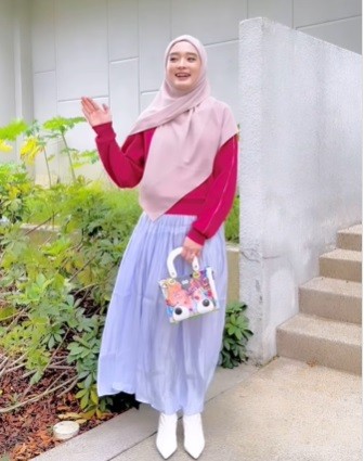 Inara2 Inara Rusli bergaya ala barbie. (foto: instagram)