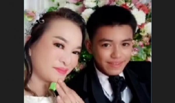 Pernikahan beda usia, Mariana (41) dengan Kevin (16) di Sambas, Kalimantan Barat. (Foto: ist)