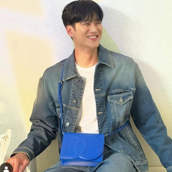 Potret Ahn Bo Hyun kekasih Jisoo BLACKPINK. 