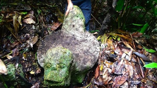 Batu Bersejarah Peninggalan Nenek Moyang di Nisel (Foto: iNews/Jonirman)