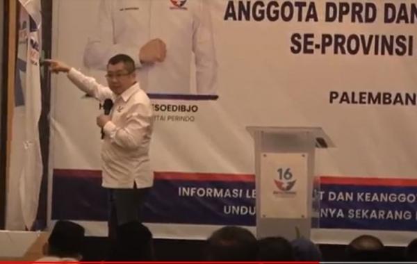 Ketua Umum DPP Partai Perindo Hary Tanoesoedibjo menghadiri konsolidasi pengurus DPW, DPD, DPC dan bacaleg se-Sumaatera Selatan. (Foto: iNews/M Riza Vahlevi)