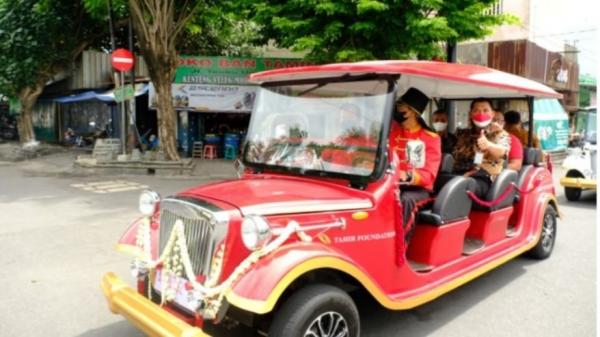 Mobil listrik klasik yang dapat dijajal oleh para wisatawan di Solo. (Foto: istimewa)