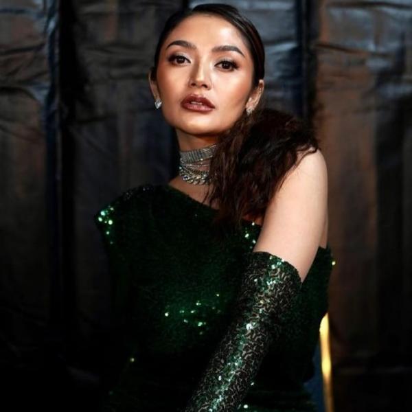 Artis punya rumah mewah di tengah sawah. (Foto: Instagram)