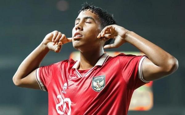 Teuku Razzaa Fachrezi By Persija Kiprah Teuku Razzaa Fachrezi menarik diulas. Dia tengah menjadi buah bibir usai gabung ke Klub Liga Spanyol milik Ronaldo Luis, Rayo Vallecano. (Foto: Instagram/razzaafchrezi)