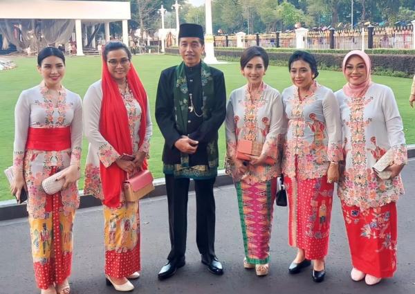 Tanoesoedibjo tampil memesona di acara Istana Berkebaya. (Foto: instagram)