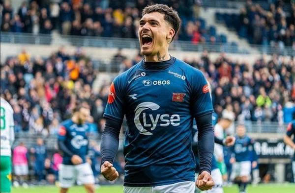 Pemain naturalisasi Timnas Indonesia Shayne Pattynama membawa Viking FK bersaing memburu juara Liga Norwegia 2023.  (Foto: Instagram/@viking_fk)
