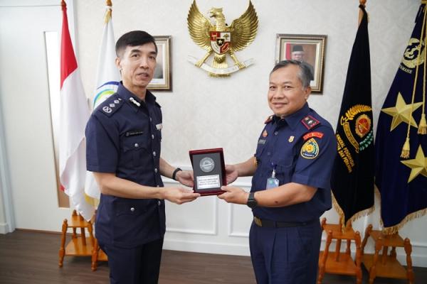 pertemuan KKP dan SPCG Pertemuan KKP bersama Singapore Police Coast Guard (SPCG) di Batam. (Foto: dok KKP)