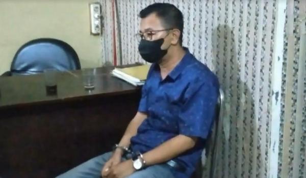 Yovansyah (46), pelaku penodongan senpi ke karyawan salon. (Foto: Ira Widyanti)