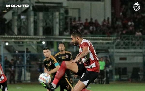 Hasil Liga Sikat Persija Jakarta Madura United Naik Ke Puncak Klasemen