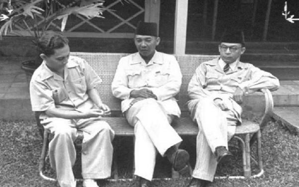 Sjahrir bersama Soekarno dan Hatta. (Foto: ist)