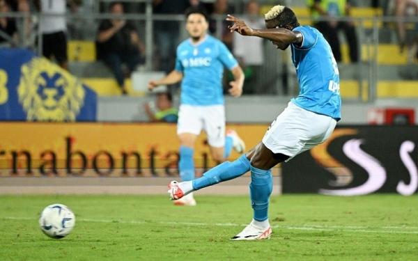 Victor Osimhen Bertahan di Napoli, Arsenal hingga Real Madrid Gigit Jari