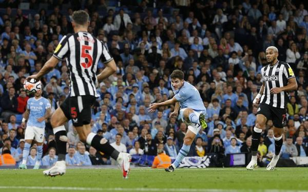 Hasil Lengkap Liga Inggris Tadi Malam: Beda Nasib Duo Manchester ...