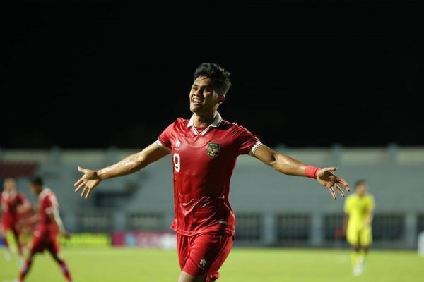 Timnas Indonesia unggul 1-0 atas Timor Leste di Piala AFF U-23 2023 di babak pertama. Gol dicetak Ramadhan Sananta. (foto: PSSI)