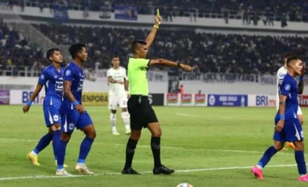 2 Pertandingan Liga 1 2023-2024 Malam Ini Bakal Dipimpin Wasit Jepang