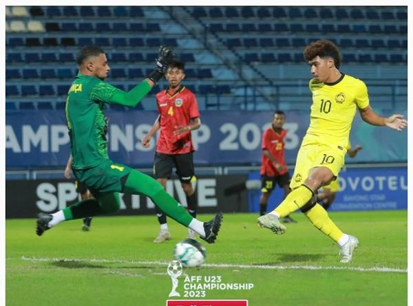 Timnas Malaysia menang 3-1 atas Timor Leste di laga pamungkas grup B Piala AFF U-23 2023. Hasil ini membuat Malaysia menjadi juara grup B. (foto: twitter/Theaseanball)