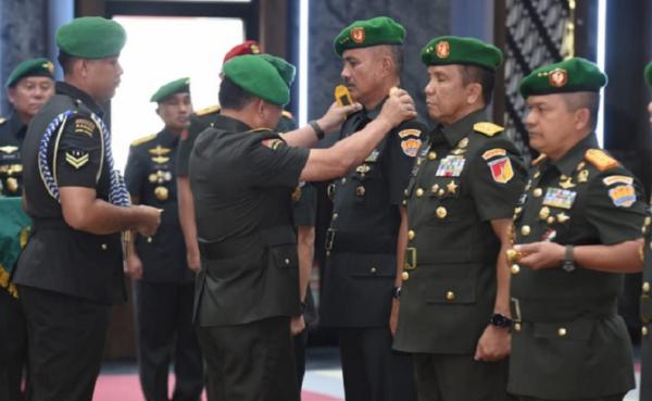 Pangdam baru Sertijab Pangdam baru di Mabes TNI AD Jakarta, Senin (21/8/2023). (Foto: tniad.mil.id)