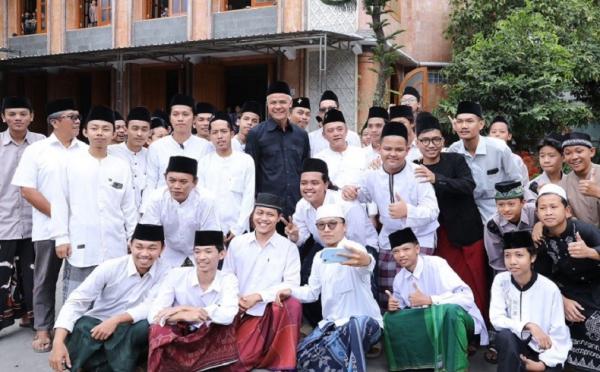 Ganjar Pranowo mengunjungi Ponpes Al Munawwir, Krapyak, Yogyakarta, Rabu (23/8/.2023).