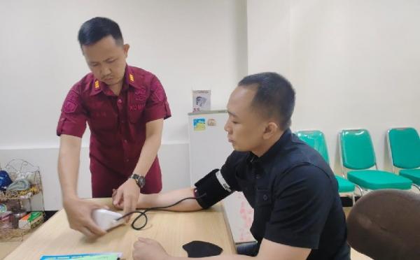 Terpidana pembunuhan Brigadir J, Ricky Rizal Wibowo resmi dieksekusi ke Lapas Salemba, Jakarta Pusat, Kamis (24/8/2023). (Foto: Istimewa)