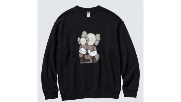 Sweatshirt dengan model unik untuk musim panas. 