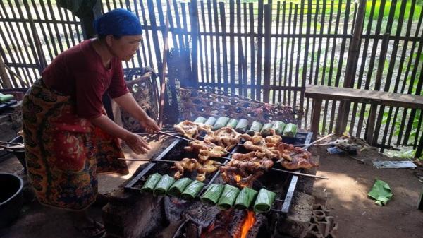 IMG 20190306 WA0021 Makanan khas Purwakarta yang cukup melegenda yakni bakakak ayam. (Foto: iNews.id/Asep Supiandi)
