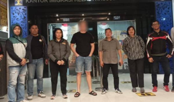 Buronan interpol asal Rusia, PM (32) ditangkap di Bali. (Foto: Kemenkumham Bali)