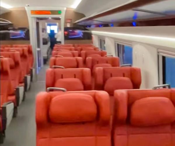 Kereta Cepat Jakarta Bandung 1  Kursi Business Class