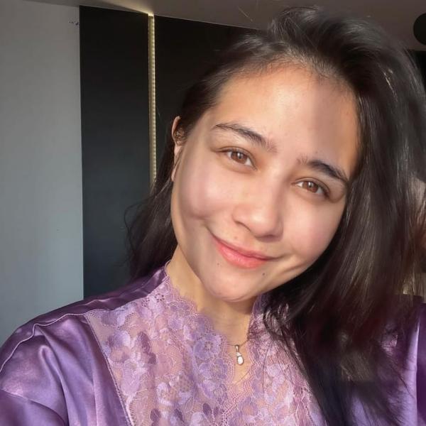 Intip potret Prilly Latuconsina saat bangun tidur. (foto: Instagram)