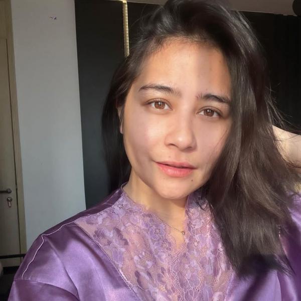 Intip potret Prilly Latuconsina saat bangun tidur. (foto: Instagram)