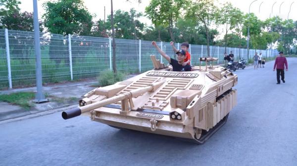 Tank Tempur Dari Kayu 1