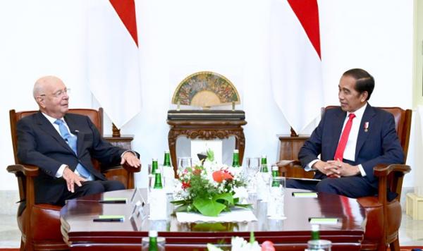 bertemu_bos_wef_jokowi_diundang_untuk_bahas_kecer