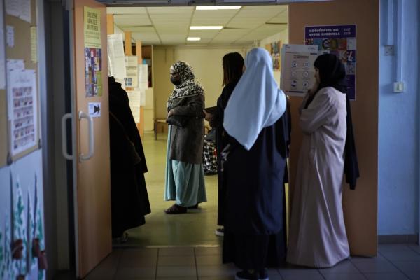Sekolah-Sekolah di Prancis Pulangkan Puluhan Siswi karena Kenakan Busana Muslimah