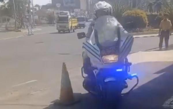 Ibu Hamil Dibonceng Polisi Naik Moge 3