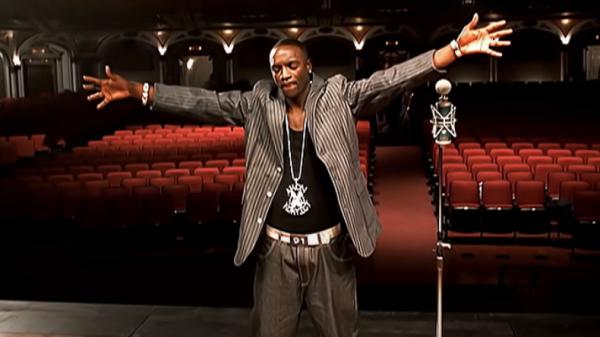 Lirik Lagu Lonely - Akon dan Terjemahan: I Have Nobody for My Own