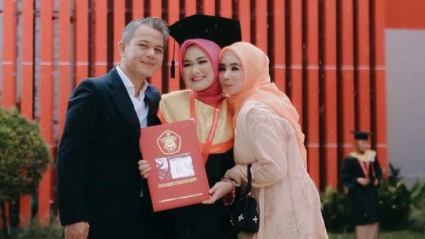 Lulusan Universitas Hasanuddin Makassar