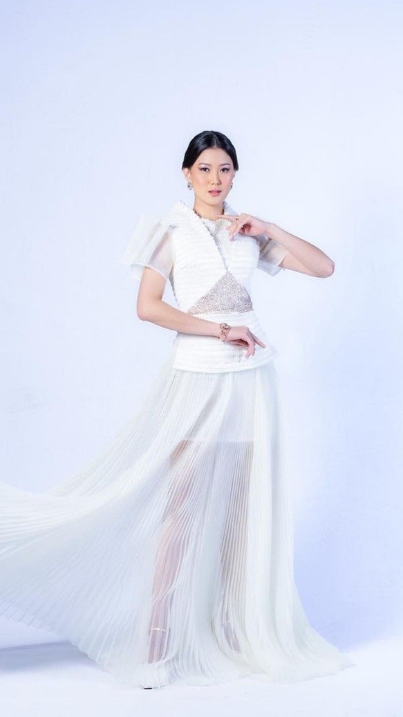 Natasha Manuella memakai AMERO Jewellery X Livette by Liliana Tanoesoedibjo.  (Foto: instagram)