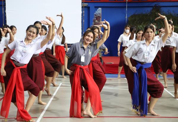 Penari dari universitas di Indonesia dilibatkan dalam pertukaran budaya (Foto: KBRI)