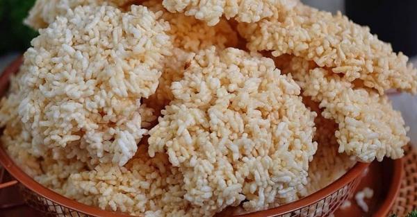 rengginang merupakan jajanan pasar yang tak mudah basi dengan rasa enak dan renyah (Foto: Instagram @iamfoodindonesia)