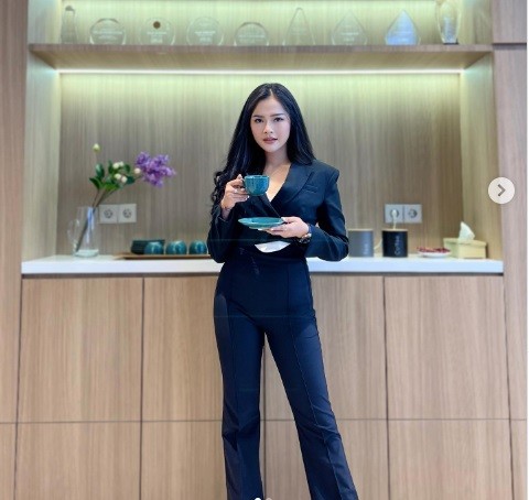 Intip potret cantik Bella Bonita istri Denny Caknan. (foto: instagram)