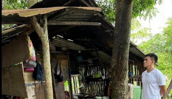 Gubuk reot ditinggali keluarga Jaison (Foto: FB Adrian Edy)