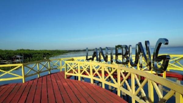 Kawasan ekowisata mangrove Lantebung yang merupakan salah satu tempat wisata anak di Makassar. (Foto: Ist)