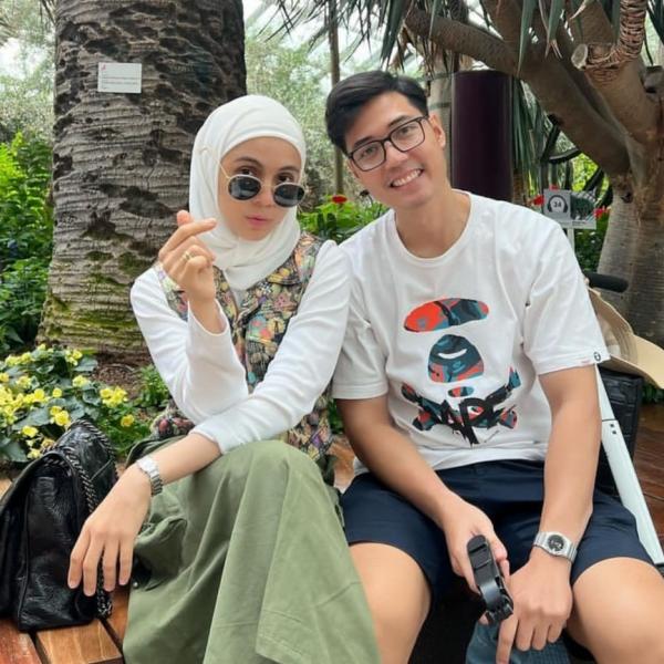 Kisah cinta artis yang antimainstream. (foto: Instagram)