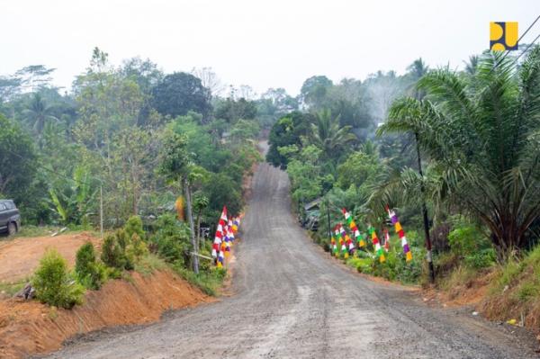 PUPR Gelontorkan Rp110,2 Miliar untuk Perbaiki Jalan Rusak Menuju IKN 