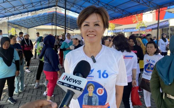 Senam Bareng Ibu-Ibu di Cengkareng, Bacaleg Partai Perindo Ci Mehong Senang Warga Antusias