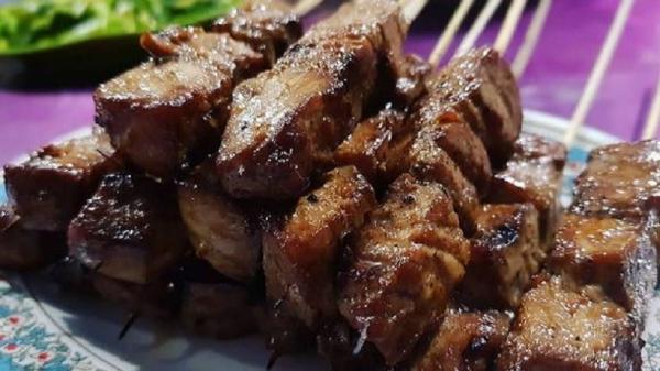 Sate tuna salah satu Makanan khas Gorontalo. (Foto: Instagram@iyssaho)