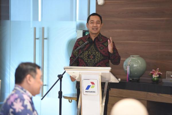 Kepala LKPP Hendrar Prihadi memberikan sambutan di acara Penandatanganan Nota Kesepahaman Kerja Sama Pengembangan dan Implementasi Aplikasi Katalog Elektronik LKPP di Pertamina Persero. (Foto: dok Pertamina)