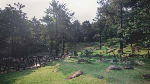 Salah satu rekomendasi tempat wisata di Puncak yakni Gunung Pancar. (Foto: gunungpancar.com)