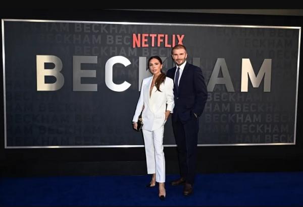 David Beckham dan istri, Victoria, hadir dalam peluncuran film berjudul  Beckham di London, Selasa (3/10/2023). (Foto: The Sun)