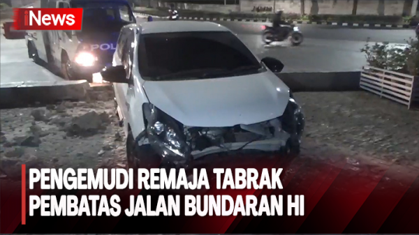 Mobil Tabrak Pembatas Jalan Di Bundaran HI, Pengemudi Remaja Diduga Mabuk