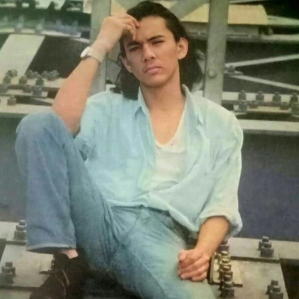 Screenshot 20231010 052234 Instagram Pemain Film Panas Pria Tertampan Era 90-an.